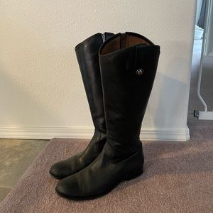 These are great boots but I have to sell due to foot issues.